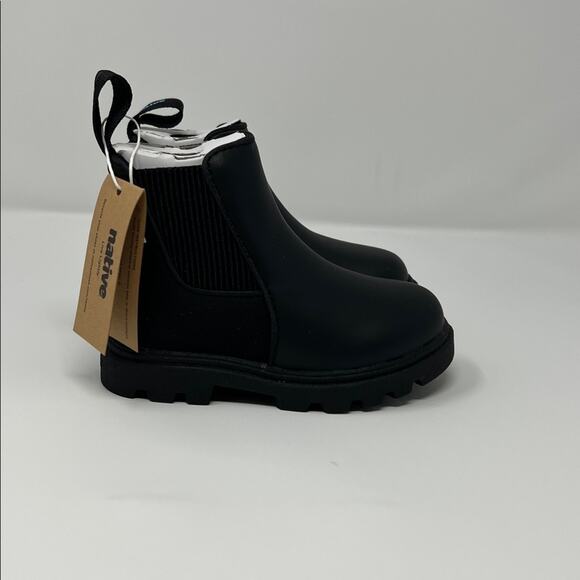 Native Kensington Treklite - Jiffy Black - Water Resistant - C6 - New in box - Picture 3 of 8